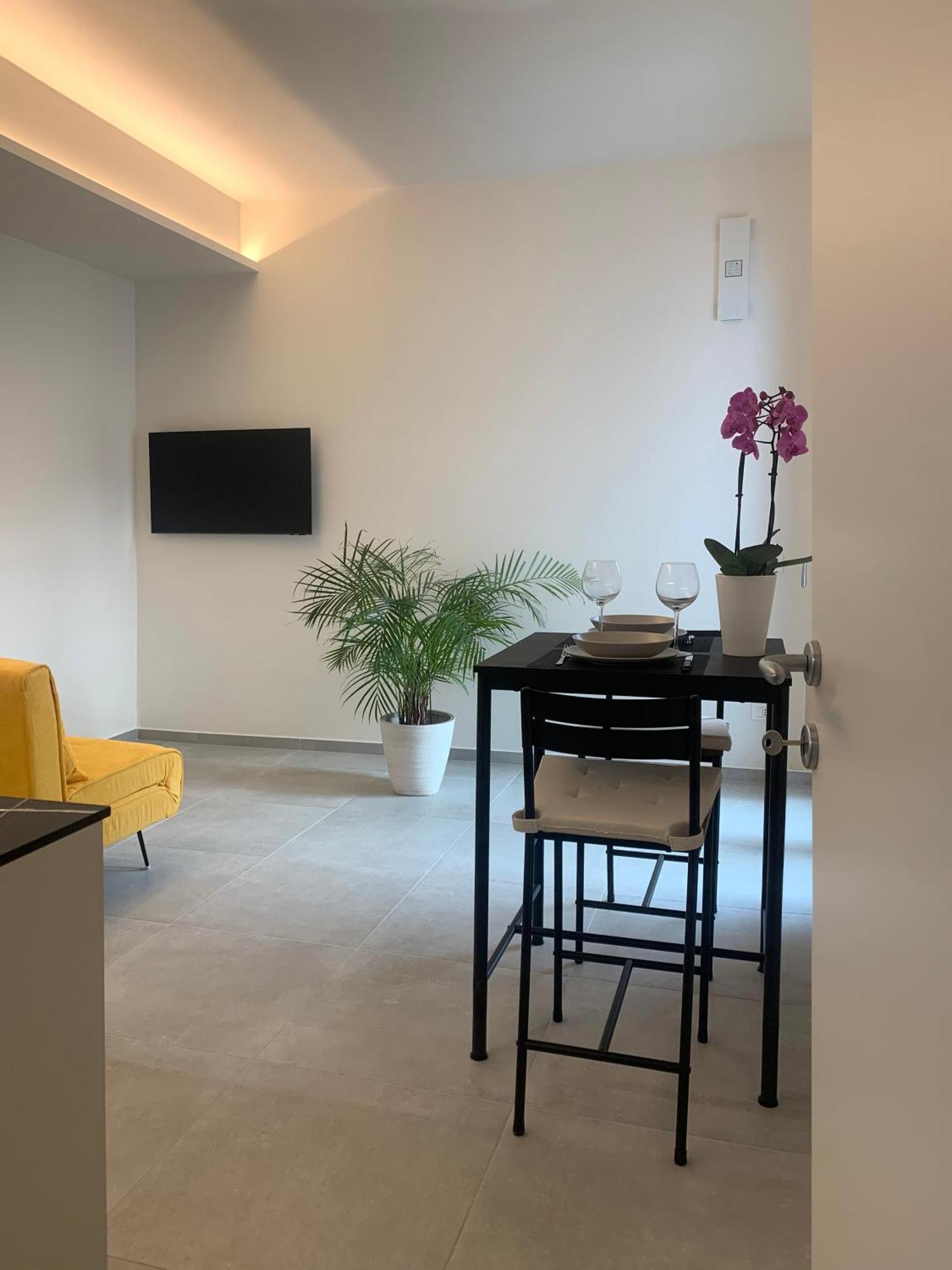 Green Home - Bellagio Apt コモ エクステリア 写真